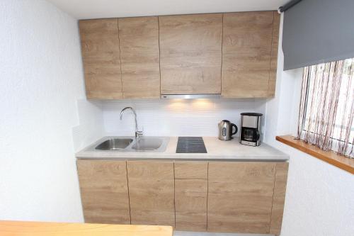 Hundefreundliches Studio-Apartment nur 650 Meter zum Strand mit Meerblick