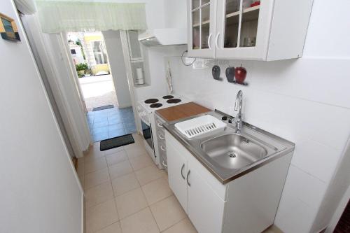 Lauschiges Studio-Apartment nur 5 Gehminuten zum Zentrum von Rovinj - mit Privatparkplatz