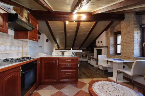Traumhaftes Studio-Apartment nur 400 Meter zum Strand inmitten der Altstadt von Rovinj