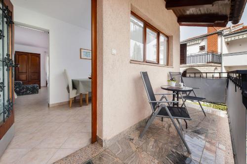 Idyllisches Apartment nur 800 Meter zum Strand mit 2 Balkone, Garten, Grill