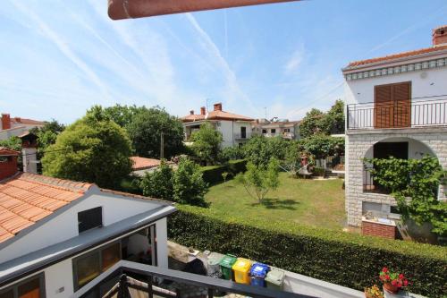 Idyllisches Apartment nur 800 Meter zum Strand mit 2 Balkone, Garten, Grill