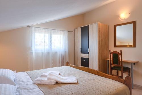 Mediterranes Apartment mit 60m2 Pool, BBQ-Bereich, Liegen, Waschmaschine