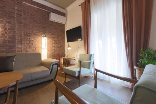 Papazoli Peaceful Central Living