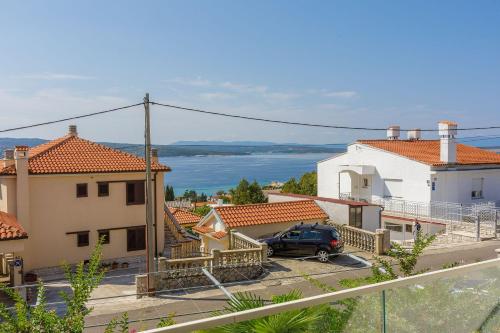 Beeindruckendes Apartment nur 500 Meter zum Strand mit Meerblick, Sauna, Gym, Pool
