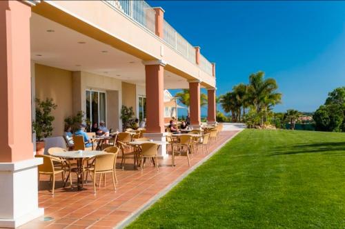 En have udenfor 4 bed 4 bathroom villa Quinta da Boavista