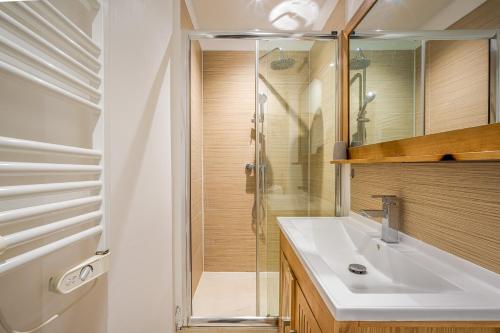 Ένα μπάνιο στο Joli studio Narbonne