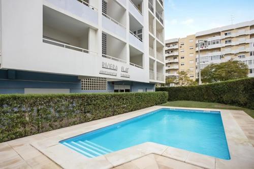 Estúdio com Piscina e Vista Mar