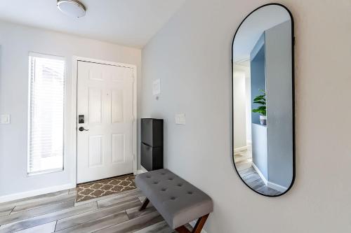 Fotografie z fotogalerie ubytování Private 2BR Oasis - 10 Min to Stadium & Pool v destinaci Avondale