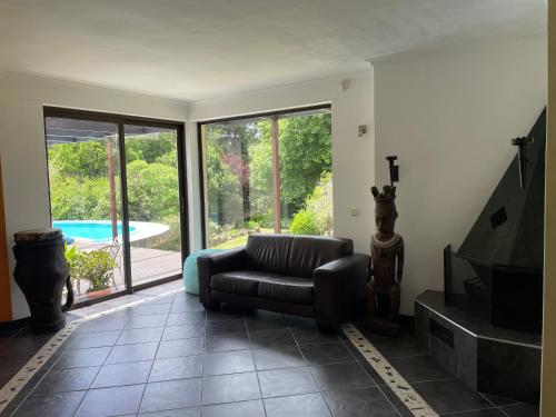 Χώρος καθιστικού στο Basco River Lodge Holiday Villa