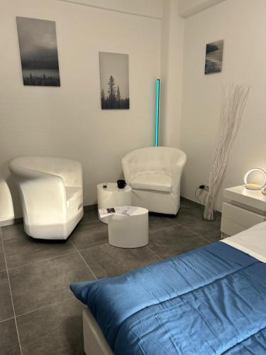 White, San Giovanni Studio
