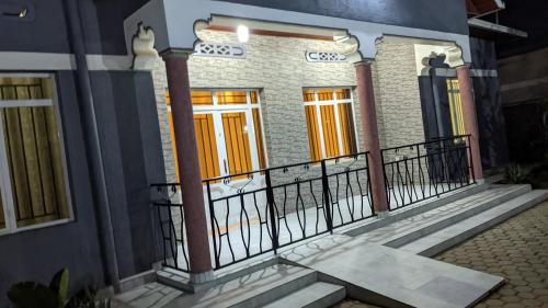 El edificio en el que está la casa de huéspedes