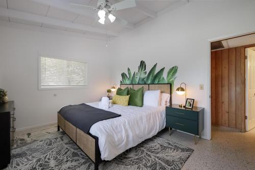 En eller flere senge i et værelse på Bo's Beach Bungalow