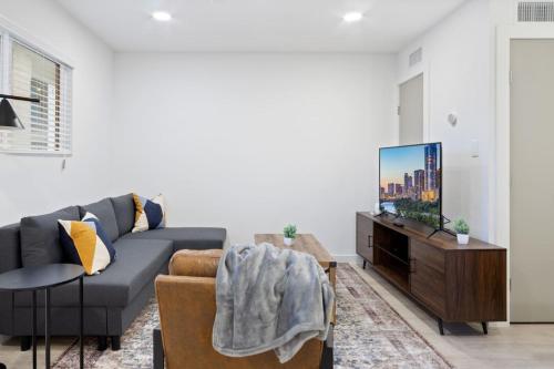 Φωτογραφία από το άλμπουμ του Brand New Unit 5 min to Downtown Austin στο Ώστιν