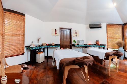 Ruang duduk di Yemaya Reefs, a Small Luxury Hotel