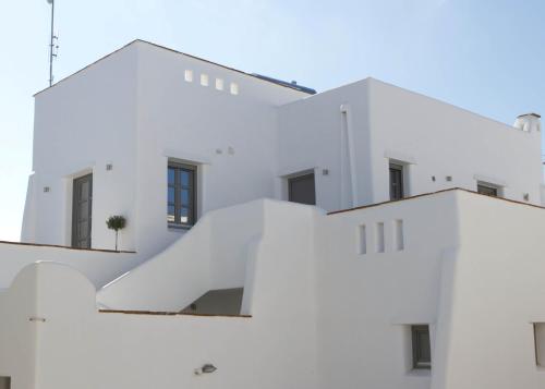 Enosis Apartments - Alia Beach House