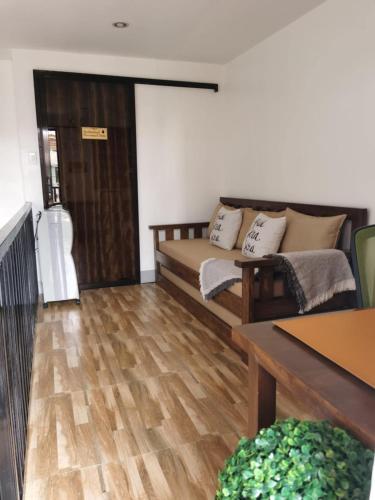 Zona de estar de Samong Transient House
