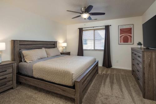 Fotografie z fotogalerie ubytování 1L Top Floor Moab RedCliff Condo POOL & HOT TUB v destinaci Moab