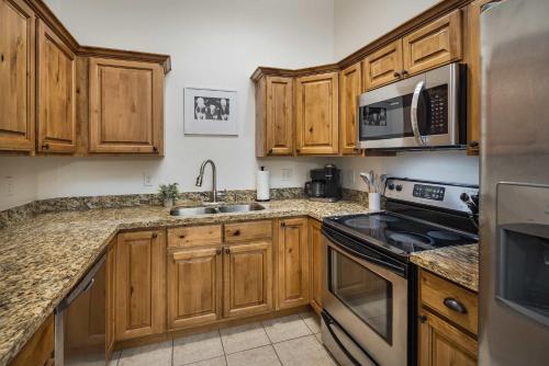 Fotografie z fotogalerie ubytování 1L Top Floor Moab RedCliff Condo POOL & HOT TUB v destinaci Moab