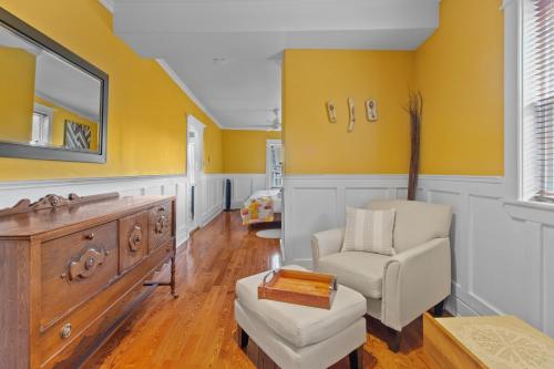 Χώρος καθιστικού στο Victorian Jellybean Gem 3bd King Main 25ba