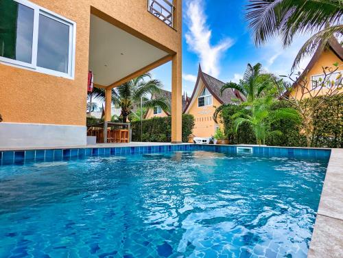 Kolam renang di atau dekat dengan Blue Lion Small Pool Villa - by KohChangVillas