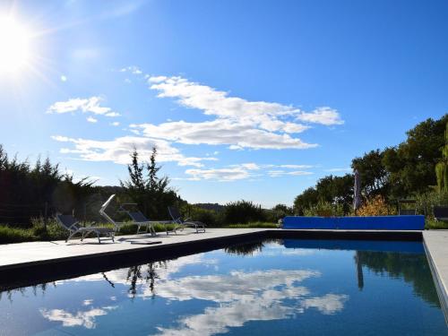 Der Swimmingpool an oder in der Nähe von Apartment in Marche with Pool near Adriatic