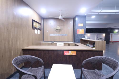 Kuchyň nebo kuchyňský kout v ubytování Tirupati Prime Homestay