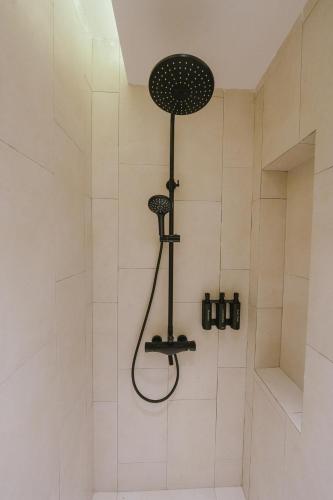 Un baño de Roxy Beach Resort