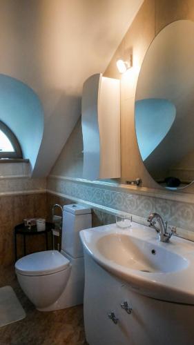 Koupelna v ubytování Vila Majda Elegant Apartments with Prime Location and Parking