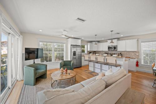 Η κουζίνα ή μικρή κουζίνα στο Gulf View Beach House