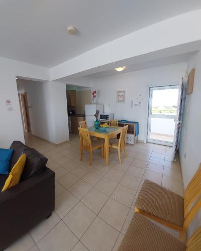 Χώρος καθιστικού στο Tide Terrace 2 bdr apt in Kapparis, Protaras