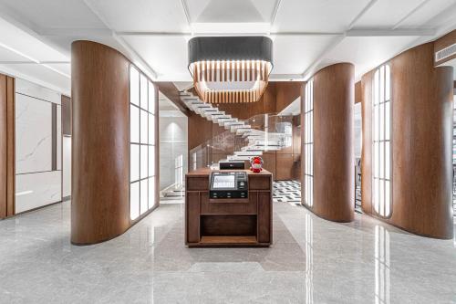 蘭州市にあるLanzhou Xiguan Cross Zhongshan Bridge Yifei Hotelのギャラリーの写真