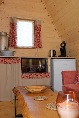 O bucătărie sau chicinetă la Chalet Miro