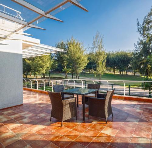 Fotografie z fotogalerie ubytování Golf View Home by StayJade, 4BHK, Projector v destinaci Hosur