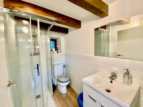 Koupelna v ubytování Apartamentos via street 3000