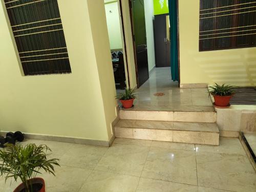 Fotografie z fotogalerie ubytování 2 BHK & Balcony Nature's Theme Apartment Homestay v destinaci Prayagraj
