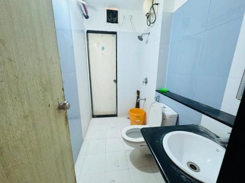 Ένα μπάνιο στο The Comfort Stay Inn