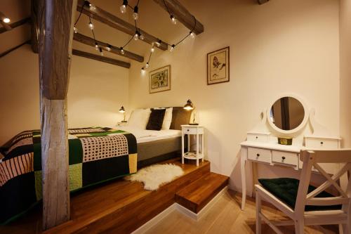 Uptown Palace Penthouse 2BR with Terrace by Irundo