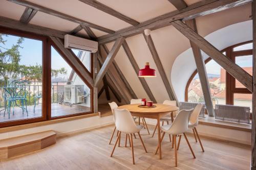 Uptown Palace Penthouse 2BR with Terrace by Irundo