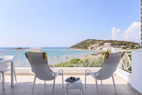 Gallery image of BeachSide Escape Apartments in Psilí Ámmos