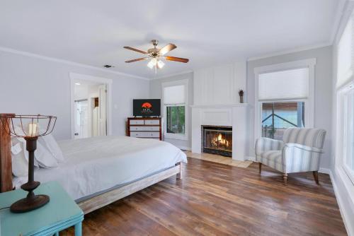 Ένα ή περισσότερα κρεβάτια σε δωμάτιο στο Creekside Retreat