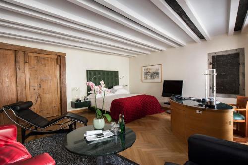 Ruang duduk di Widder Hotel - Zurichs Luxury Hideaway