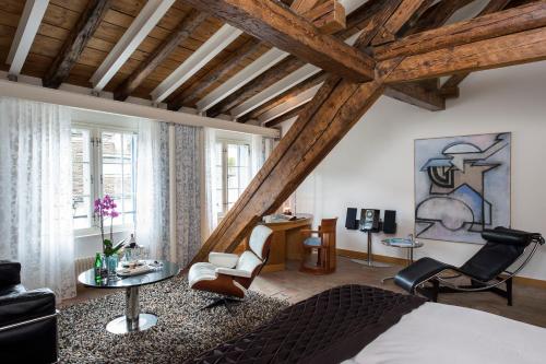 Ruang duduk di Widder Hotel - Zurichs Luxury Hideaway