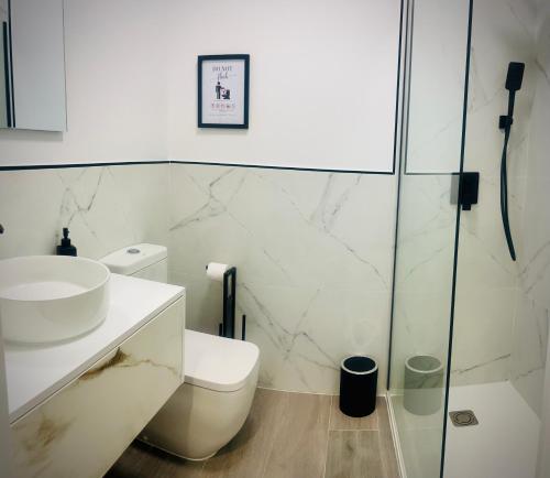 Et badeværelse på Luxury Carihuela Beach