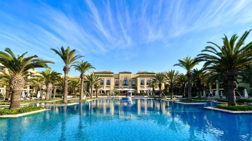 Bazén v ubytování Mazagan Beach & Golf Resort nebo v jeho okolí