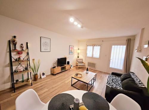 Photo de la galerie de l'établissement Appartement Cosy Proche Gare - Fibre Optique et Parking, à Angoulême