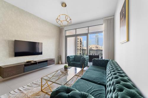 Downtown 2BR plus Maid Burj Khalifa View Prime Location