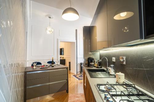 Vatican Boutique RHome
