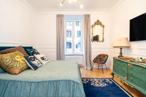 Vatican Boutique RHome