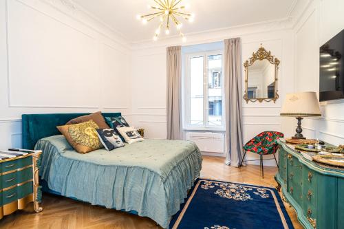 Vatican Boutique RHome