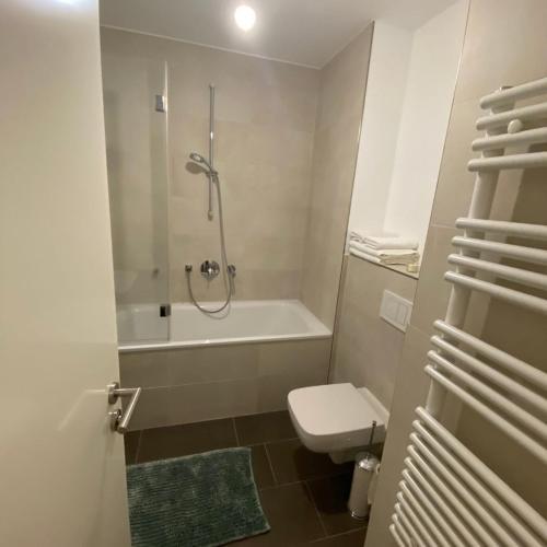 Koupelna v ubytování Apartment Berlin-Mitte I 5 Gehminuten zum Berliner HBF